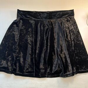 Urban Coco NWT size extra large black velveteen